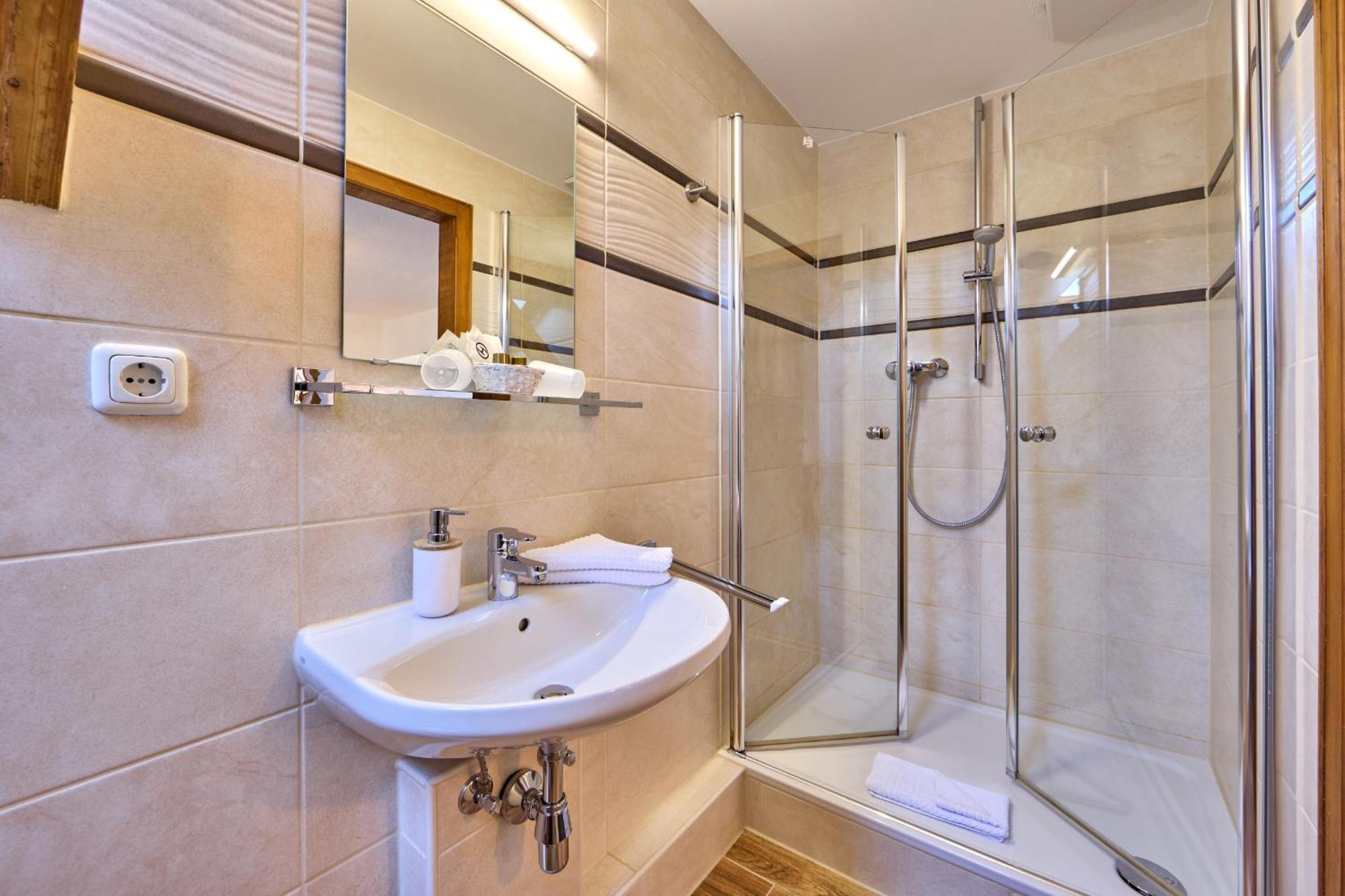 Hotel Drei Mohren Γκάρμις-Παρτενκίρχεν Εξωτερικό φωτογραφία