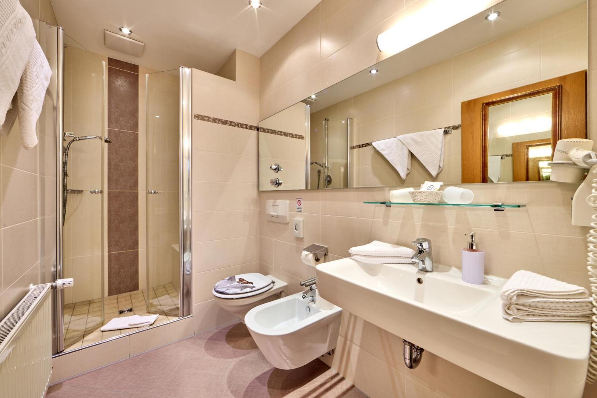 Hotel Drei Mohren Γκάρμις-Παρτενκίρχεν Εξωτερικό φωτογραφία